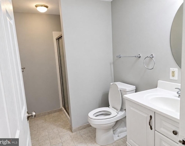 4714 Caronia Way - Photo Thumbnail 35