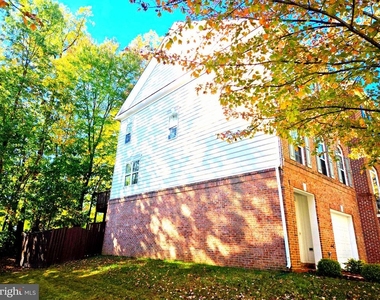 4714 Caronia Way - Photo Thumbnail 2