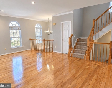 4714 Caronia Way - Photo Thumbnail 9