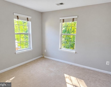 4714 Caronia Way - Photo Thumbnail 29