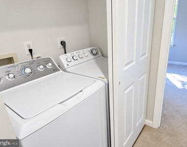 4714 Caronia Way - Photo Thumbnail 32