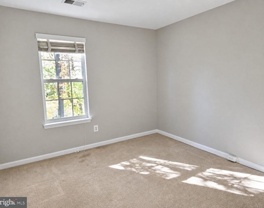 4714 Caronia Way - Photo Thumbnail 27