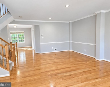4714 Caronia Way - Photo Thumbnail 10