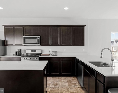 131 Jewel Box Drive - Photo Thumbnail 24