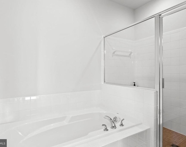 131 Jewel Box Drive - Photo Thumbnail 5