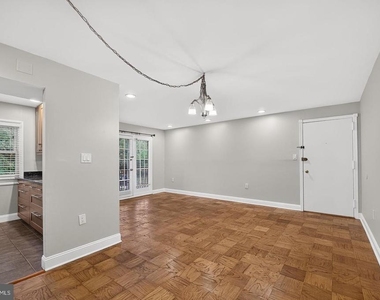 9453 Fairfax Boulevard - Photo Thumbnail 5