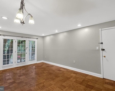 9453 Fairfax Boulevard - Photo Thumbnail 1