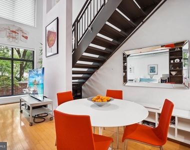 520 John Carlyle Street - Photo Thumbnail 5