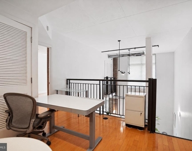 520 John Carlyle Street - Photo Thumbnail 16