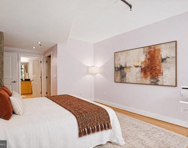 520 John Carlyle Street - Photo Thumbnail 20
