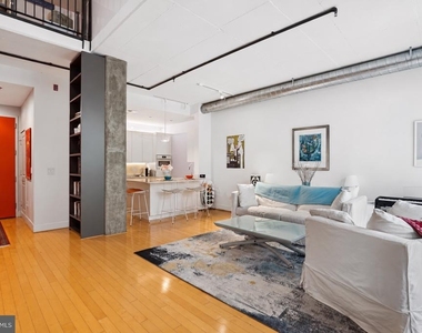 520 John Carlyle Street - Photo Thumbnail 8