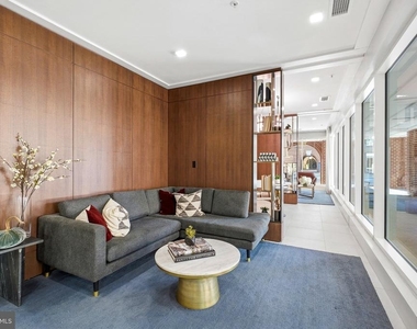 635 Slaters Lane - Photo Thumbnail 39