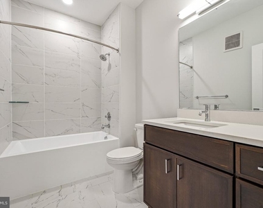 635 Slaters Lane - Photo Thumbnail 29