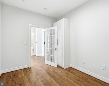 635 Slaters Lane - Photo Thumbnail 25