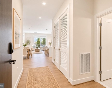 635 Slaters Lane - Photo Thumbnail 3