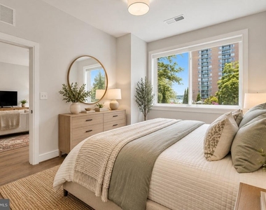 635 Slaters Lane - Photo Thumbnail 20