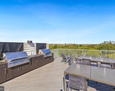 635 Slaters Lane - Photo Thumbnail 45