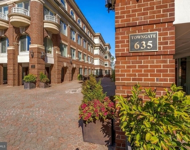 635 Slaters Lane - Photo Thumbnail 1