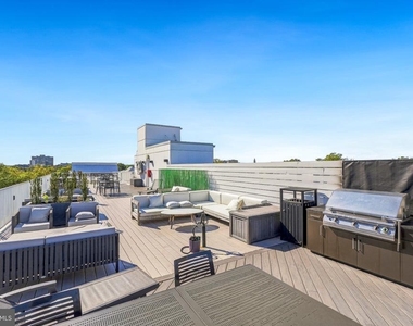 635 Slaters Lane - Photo Thumbnail 46
