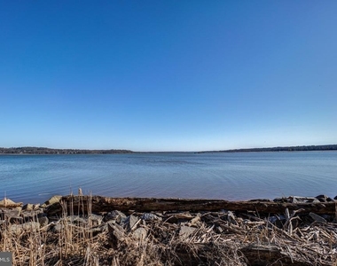 635 Slaters Lane - Photo Thumbnail 63