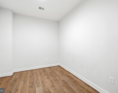 635 Slaters Lane - Photo Thumbnail 27