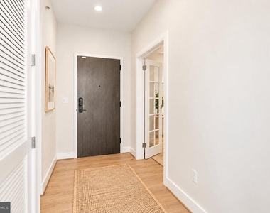 635 Slaters Lane - Photo Thumbnail 4