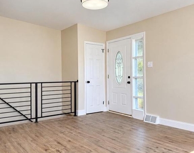 1556 Birchwood Avenue - Photo Thumbnail 6