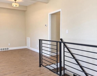1556 Birchwood Avenue - Photo Thumbnail 8