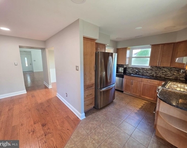 515 Winding Way - Photo Thumbnail 6
