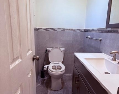 24 Vista Road - Photo Thumbnail 12