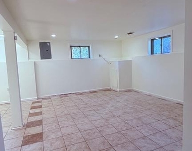 24 Vista Road - Photo Thumbnail 16
