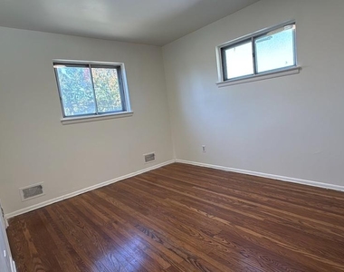 24 Vista Road - Photo Thumbnail 8