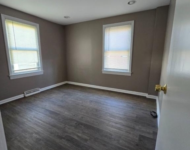 608 Parkinson Avenue - Photo Thumbnail 9
