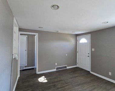 608 Parkinson Avenue - Photo Thumbnail 4