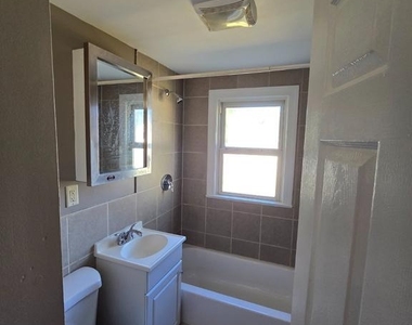 608 Parkinson Avenue - Photo Thumbnail 12