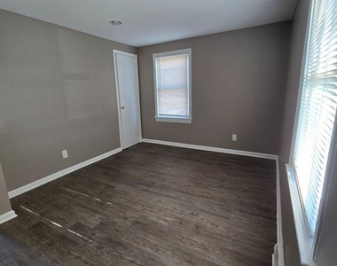 608 Parkinson Avenue - Photo Thumbnail 7