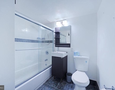 904 Barclay Towers - Photo Thumbnail 19