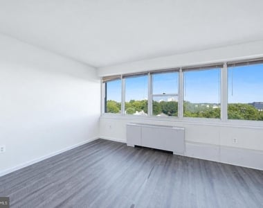 904 Barclay Towers - Photo Thumbnail 17