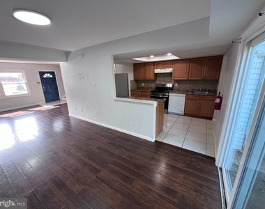 4 Richmond Place - Photo Thumbnail 2