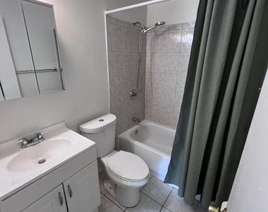 4 Richmond Place - Photo Thumbnail 7