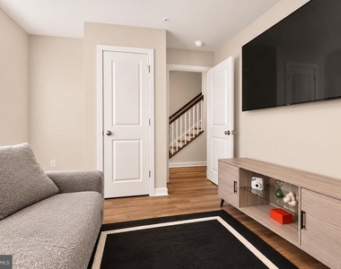 7425 Calm Retreat Boulevard - Photo Thumbnail 28