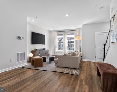 7425 Calm Retreat Boulevard - Photo Thumbnail 14