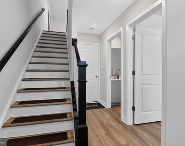 7425 Calm Retreat Boulevard - Photo Thumbnail 32