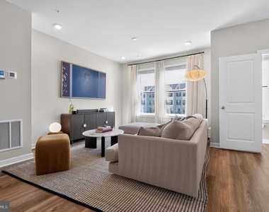 7425 Calm Retreat Boulevard - Photo Thumbnail 12