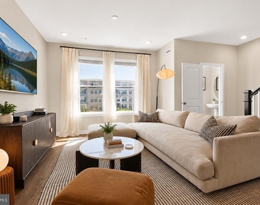 7425 Calm Retreat Boulevard - Photo Thumbnail 13