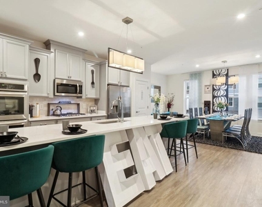 9509 Bent Creek Place - Photo Thumbnail 14