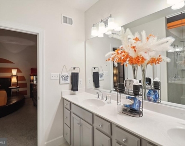 9509 Bent Creek Place - Photo Thumbnail 25
