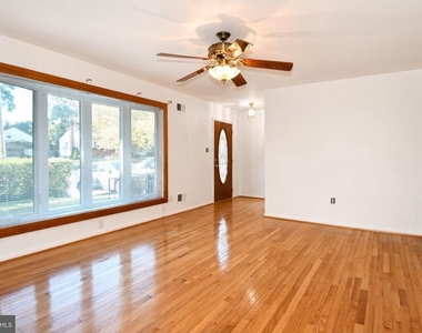 6011 Carter Avenue - Photo Thumbnail 2