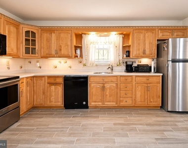 6011 Carter Avenue - Photo Thumbnail 7