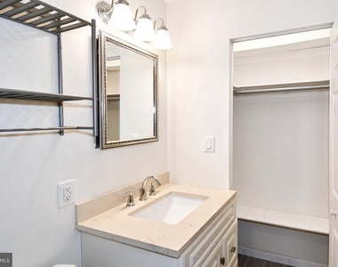 6011 Carter Avenue - Photo Thumbnail 15